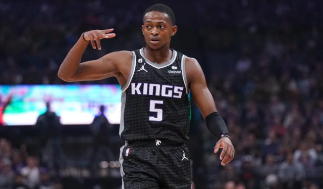 英雄-国王赢下赛季首胜！全败球队仅剩湖人一支